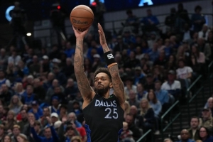 NBA首发出场的大前锋P.J·华盛顿在中国行活动中三分线外5投全失