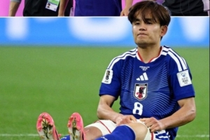 板仓滉讨论久保建英伤病状况：他表示久保今日状况更稳定，希望只是轻微受伤
