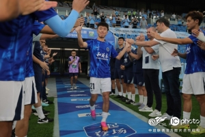 掌声中,感恩与离别并存 南松,感谢你为深圳新鹏城的贡献
