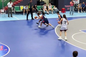 “你敢相信这是一个女生的打球方式”！张玉欣这球风太炸裂了...