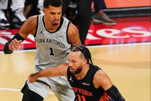 A·史密斯：布伦森夺冠拯救NBA，否则各队都将寻求囤积高个子以防文班