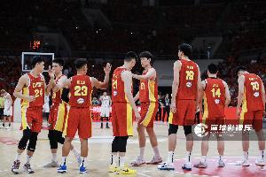 体坛周报：中国男篮再次遭遇惨败，末轮比赛决定命运
