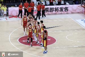 媒体人:中国男足无缘世界杯,中国男篮还能挺进世界杯吗?