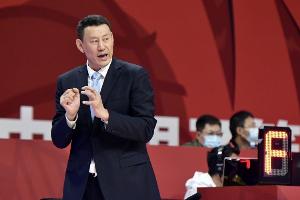 媒体人:请外教不如让李楠带队,他在人员配置上更有经验