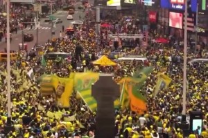 巴西球迷占领纽时代广场！纽约拥有世界杯+NBA总决双倍幸福