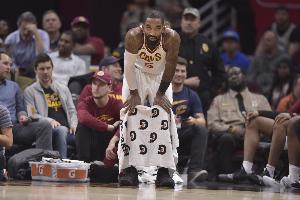 JR：NBA让球员感到失望，心理治疗费用本应由联盟承担，他们似乎并不关心球员