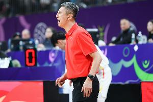 媒体人士指出：中国男篮仅12名球员赴韩，剩余球员留在北京继续训练