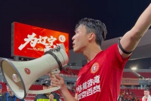 最终，辽宁铁人楠波湾主场以1-5败于山东泰山，结束了之前的连续三场胜利
