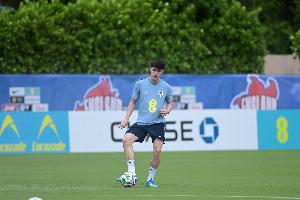 利夫拉门托因小腿受伤无法参加世界杯，查洛巴被选入国家队