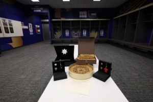 优雅告别:FIFA官方社交媒体分享照片,约旦队更衣室留赠礼物及感谢信