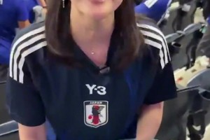 日本女球迷：捡垃圾是对一切的尊重，不想搞得一团乱后离开
