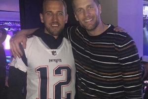 邮报报道：NFL传奇人物汤姆·布雷迪访问英格兰队，激发球员们热情