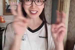 女主播裴优点评：世界杯揭幕战就这么多名场面拉满啦！