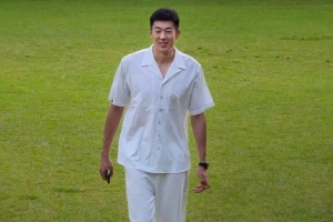 留粤谈判未达成协议 王少杰在济州岛度假分享休闲时光照片:年度风景