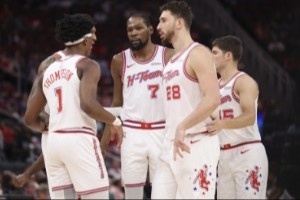 火箭选秀败给马刺!交易需谨慎,别效仿马刺再招来福克斯