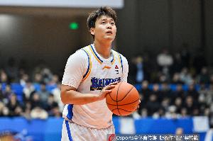 媒体人士指出：本次名单中后卫线存在风险，缺少赵睿那样的既能单打又能串联的能力