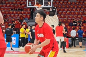 紧急呼唤外线支援！中国男篮赛前备战 赵继伟三分球10投9中