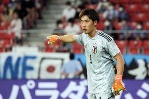 记者：圣吉罗斯弃引进日本门将大迫敬介，转租朗斯门将科菲