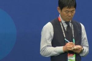 死亡笔记：森保一再次拿出小本子记录，22年击败西班牙后这一幕引发热议