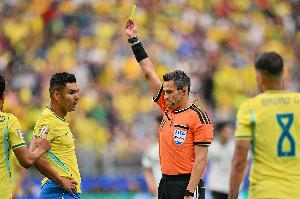 巴西1-0日本落后！记者称：卡塞米罗确实老了，曼联放他走是正确的