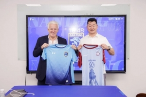 南希兹足球俱乐部访问南通支云，共谋足球发展新方向