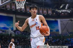 杨曦皓：明白自身短板 将珍惜国家队磨砺机会 沉着训练