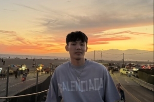 徐杰分享洛杉矶日落街拍照！海外特训告一段落，享受悠闲时光，现已返回国内