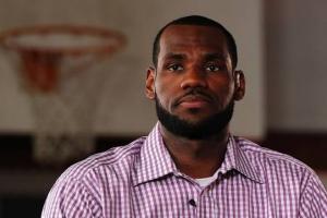 文胖：詹姆斯对ESPN利用决定1获取流量而自己承受所有指责表示不满