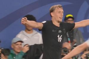 彼得森替补进球,塞内加尔球员自摆乌龙,挪威以1-0领先!