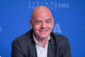 记者探讨FIFA出售世界杯股份：因凡蒂诺效仿NFL总裁年入6400万美元