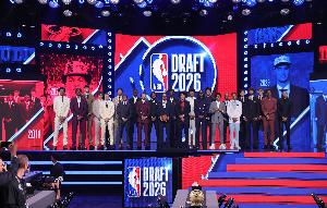 NBA官方宣布：拉斯维加斯夏季联赛7月10日正式开幕！首战即是状元秀对榜眼秀的精彩对决！