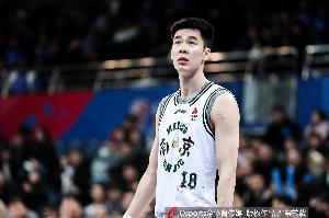 国王队夏联教练评价郭昊文:表现积极,冲击篮筐能力强