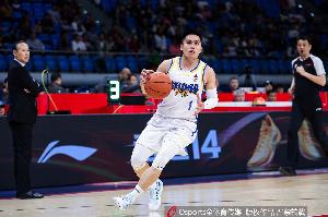 张云松论陈盈骏续约：顶级球员俱乐部享有优先签约权 不必过度忧虑