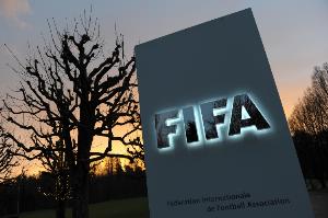 专家批评FIFA脑震荡处理程序,认为球员面临风险