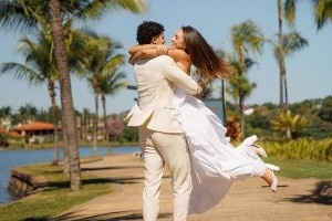 俊男美女！勇士桑托斯隆重举行婚礼 妻子同是巴西人，亦是沙滩排球运动员