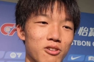 全网热议！蒋子承兼顾学业与足球，球迷狂赞双轨制成功典范