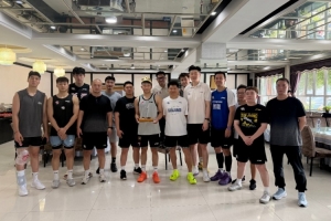 今日新疆伊力特男篮球员殷召航迎来生日，让我们共同为他送上生日祝福！