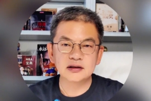 苏群表示：杜锋近期承受巨大压力，凭借其能力，定有重振旗鼓之时