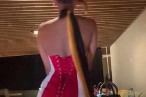 揭幕战献唱国歌！南非流行女歌手泰拉赛前直播展示世界杯表演服装
