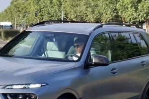 记者：巴尔韦德重返皇马基地，备战季前训练