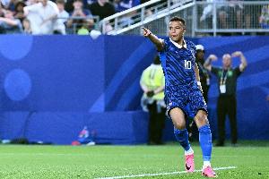 姆巴佩担任法国队长,世界杯前两战均获胜,自98年德尚以来非门将首位队长