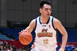 媒体人士指出:众多NBL球队已着手招募球员,部分CBA俱乐部应具备危机意识