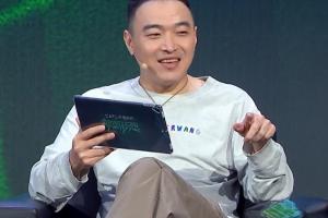 冯潇霆谈英格兰队装备失窃：不常见，05世青赛在德国也曾遭窃