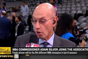 萧华指出：未来8年内，8支不同的球队将夺冠，标志着NBA篮球的新纪元！